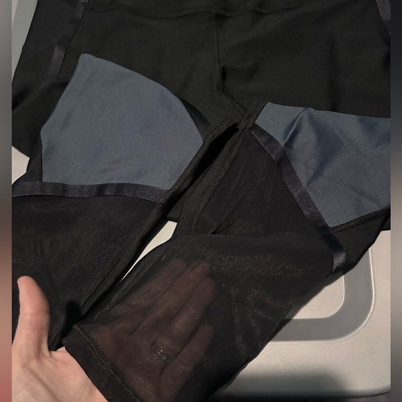 Under Armour Compression Leggings XL like New! - Picture 2 of 5